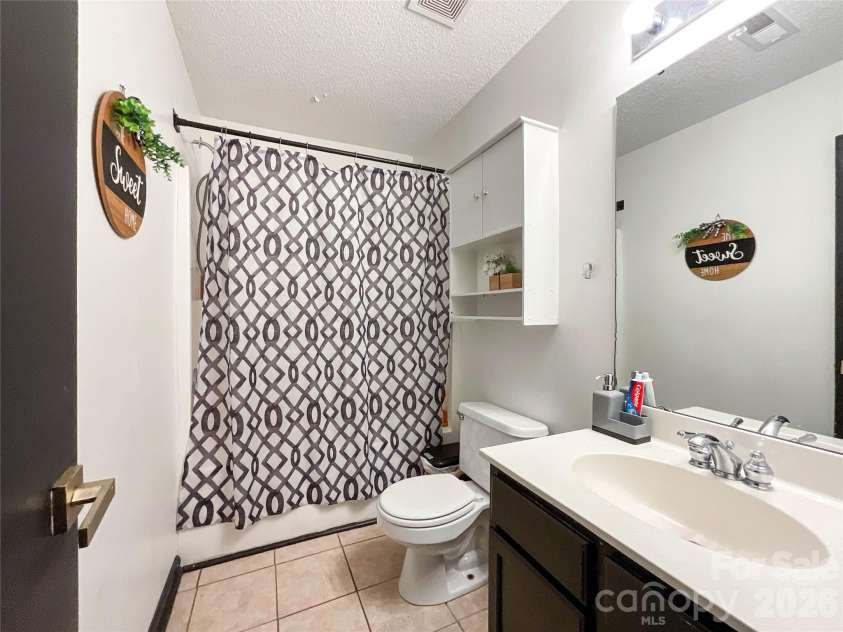 12151 Stewarts Crossing Drive, Charlotte, NC 28215.  MLS# CAR4389450, YatesRealty ID 16469. 
