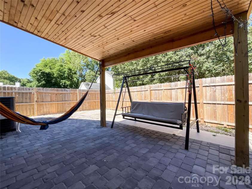 12151 Stewarts Crossing Drive, Charlotte, NC 28215.  MLS# CAR4389450, YatesRealty ID 16469. 