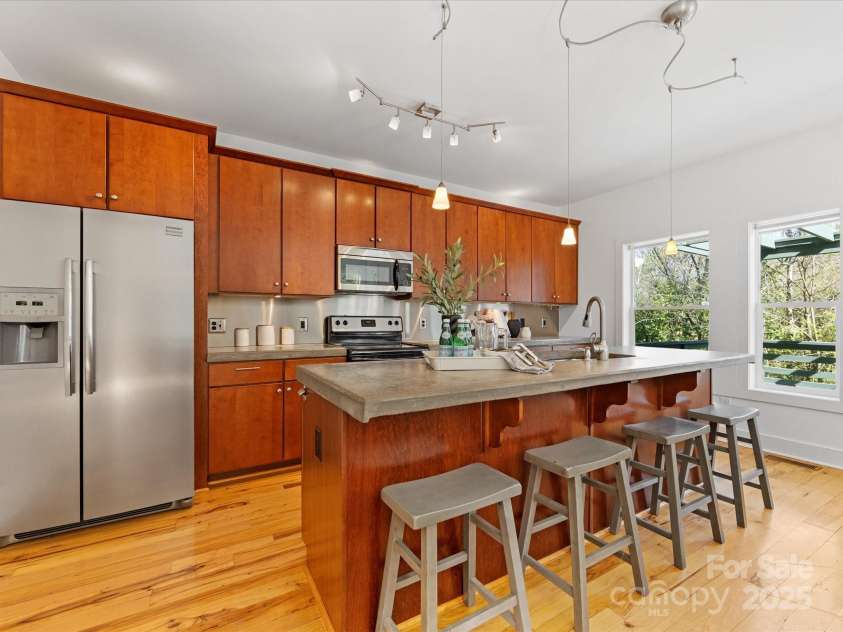 2709 Yadkin Avenue, Charlotte, NC 28205.  MLS# CAR4238325, YatesRealty ID 16469. 