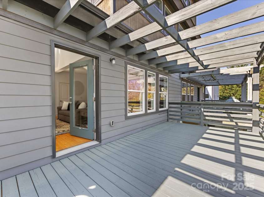 2709 Yadkin Avenue, Charlotte, NC 28205.  MLS# CAR4238325, YatesRealty ID 16469. Deck