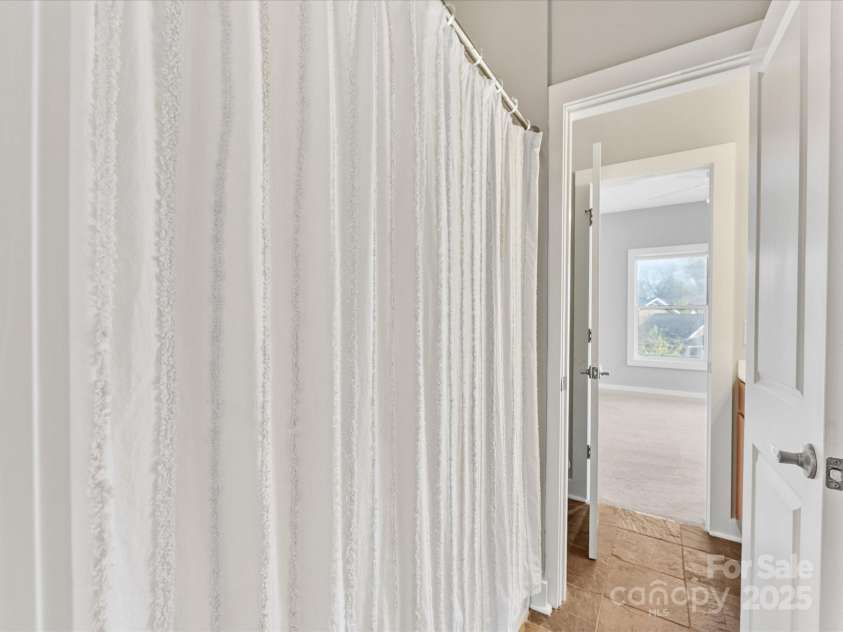 2709 Yadkin Avenue, Charlotte, NC 28205.  MLS# CAR4238325, YatesRealty ID 16469. Jack-n-Jill Shower