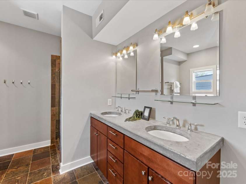 2709 Yadkin Avenue, Charlotte, NC 28205.  MLS# CAR4238325, YatesRealty ID 16469. Primary Bathroom