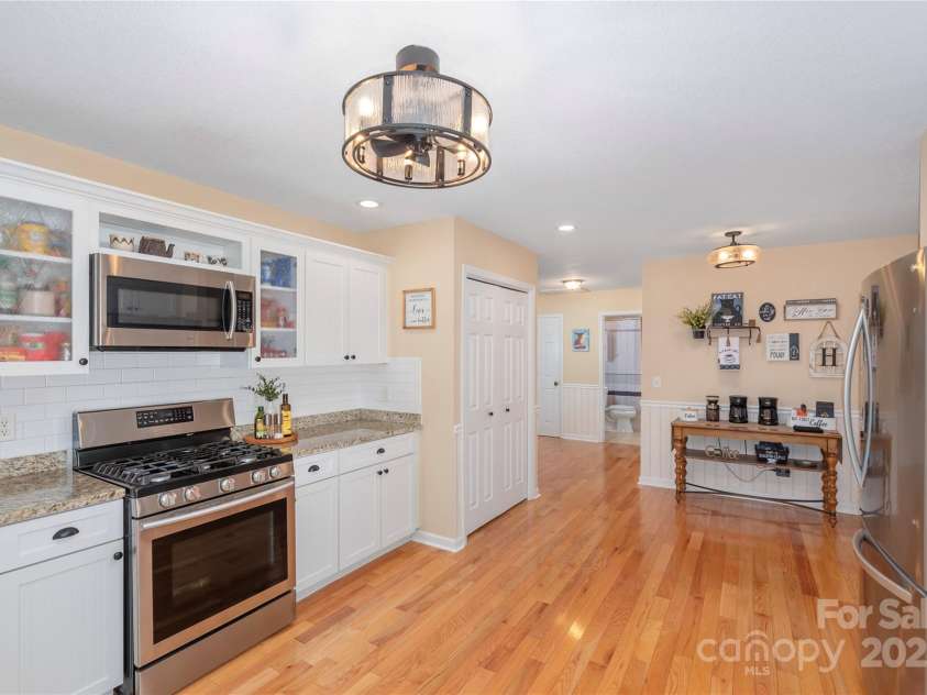 220 George Sutton Road, Waynesville, NC 28785.  MLS# CAR4330398, YatesRealty ID 1647. 