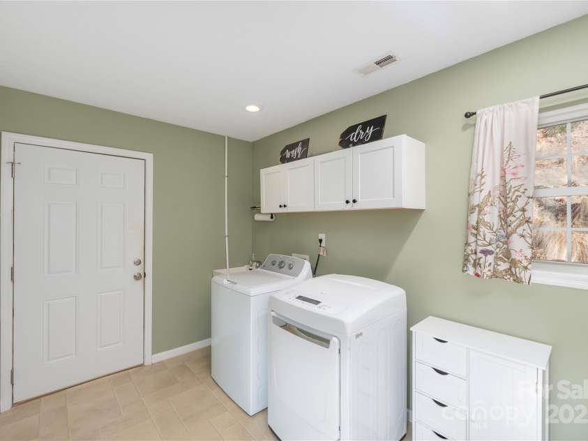 220 George Sutton Road, Waynesville, NC 28785.  MLS# CAR4330398, YatesRealty ID 1647. 