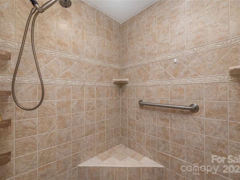 220 George Sutton Road, Waynesville, NC 28785.  MLS# CAR4330398, YatesRealty ID 1647. 