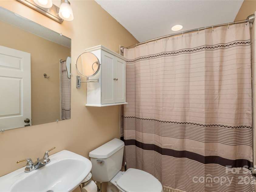 220 George Sutton Road, Waynesville, NC 28785.  MLS# CAR4330398, YatesRealty ID 1647. 