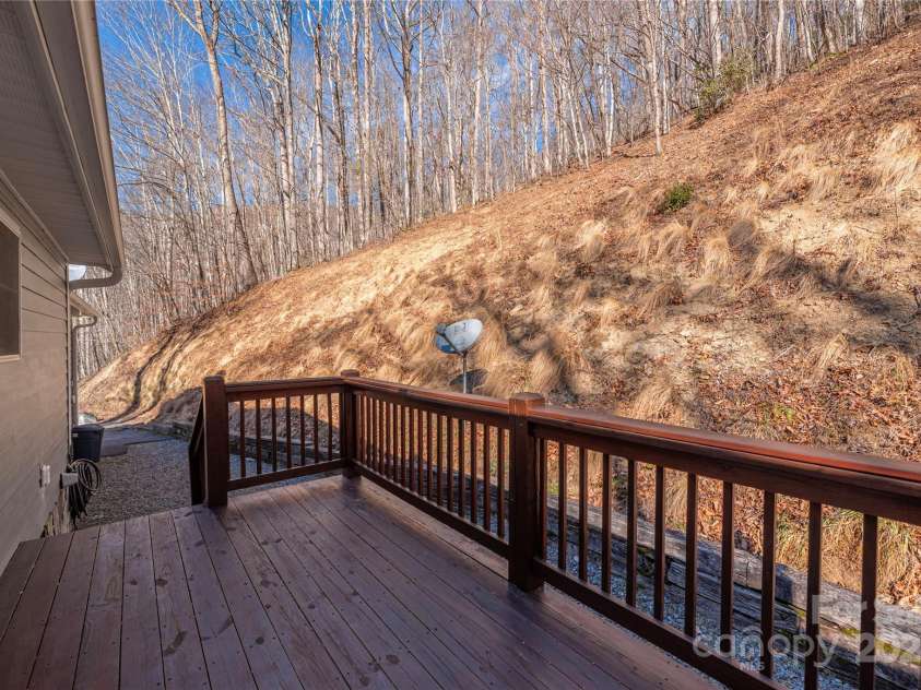 220 George Sutton Road, Waynesville, NC 28785.  MLS# CAR4330398, YatesRealty ID 1647. 