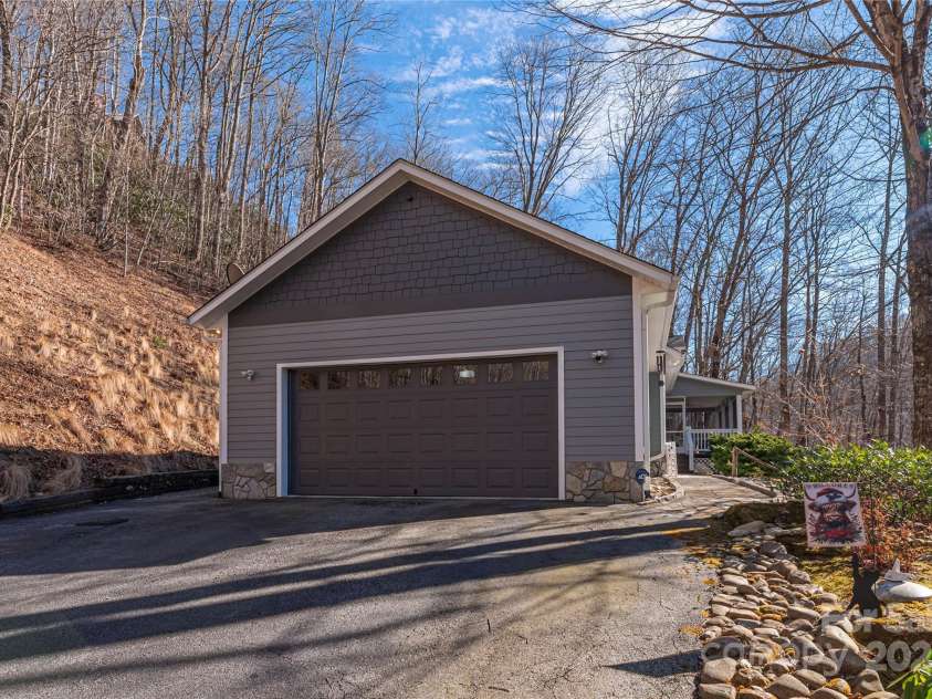 220 George Sutton Road, Waynesville, NC 28785.  MLS# CAR4330398, YatesRealty ID 1647. 