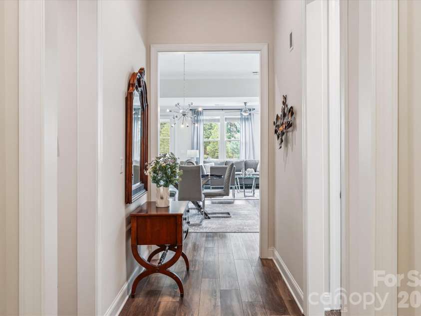10400 Superb Lane, Charlotte, NC 28215.  MLS# CAR4358208, YatesRealty ID 16470. 