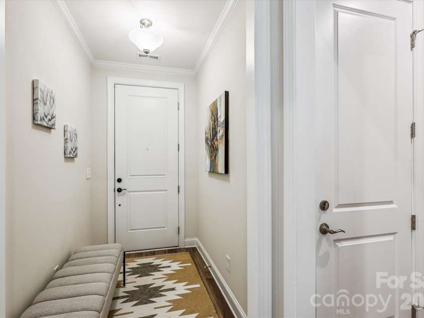 10400 Superb Lane, Charlotte, NC 28215.  MLS# CAR4358208, YatesRealty ID 16470. 