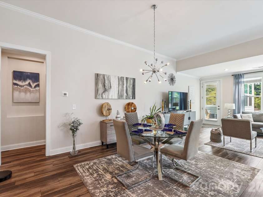 10400 Superb Lane, Charlotte, NC 28215.  MLS# CAR4358208, YatesRealty ID 16470. 
