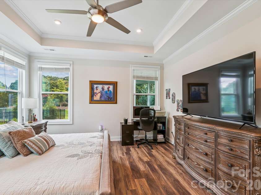 10400 Superb Lane, Charlotte, NC 28215.  MLS# CAR4358208, YatesRealty ID 16470. 
