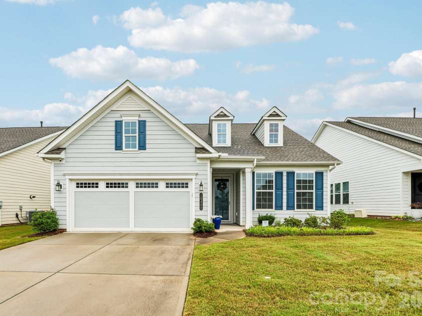 10400 Superb Lane, Charlotte, NC 28215.  MLS# CAR4428108, YatesRealty ID 16470. 