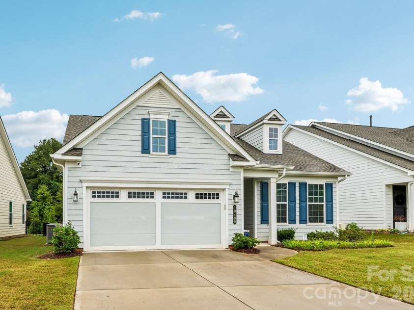 10400 Superb Lane, Charlotte, NC 28215.  MLS# CAR4428108, YatesRealty ID 16470. 