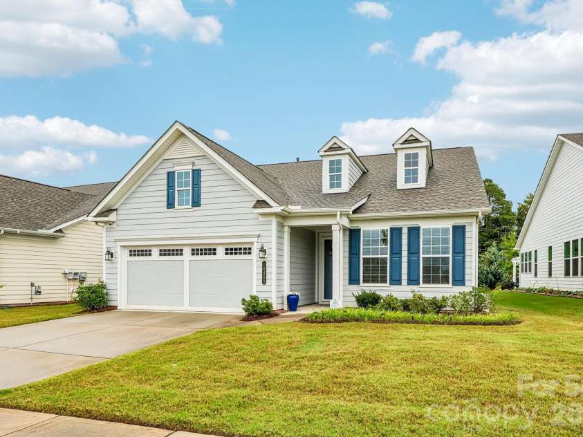 10400 Superb Lane, Charlotte, NC 28215.  MLS# CAR4428108, YatesRealty ID 16470. 