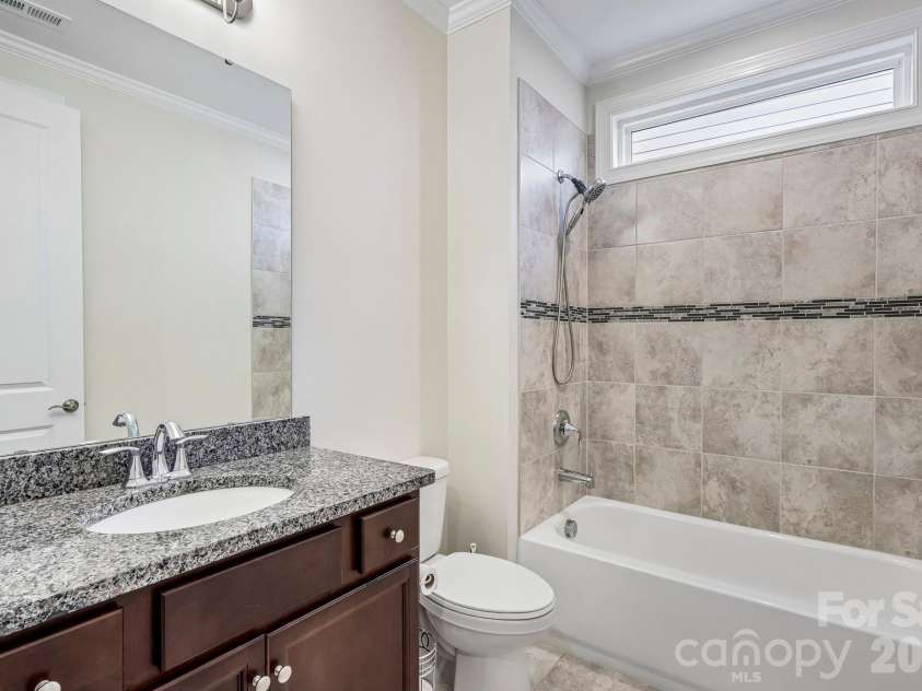 10400 Superb Lane, Charlotte, NC 28215.  MLS# CAR4428108, YatesRealty ID 16470. 