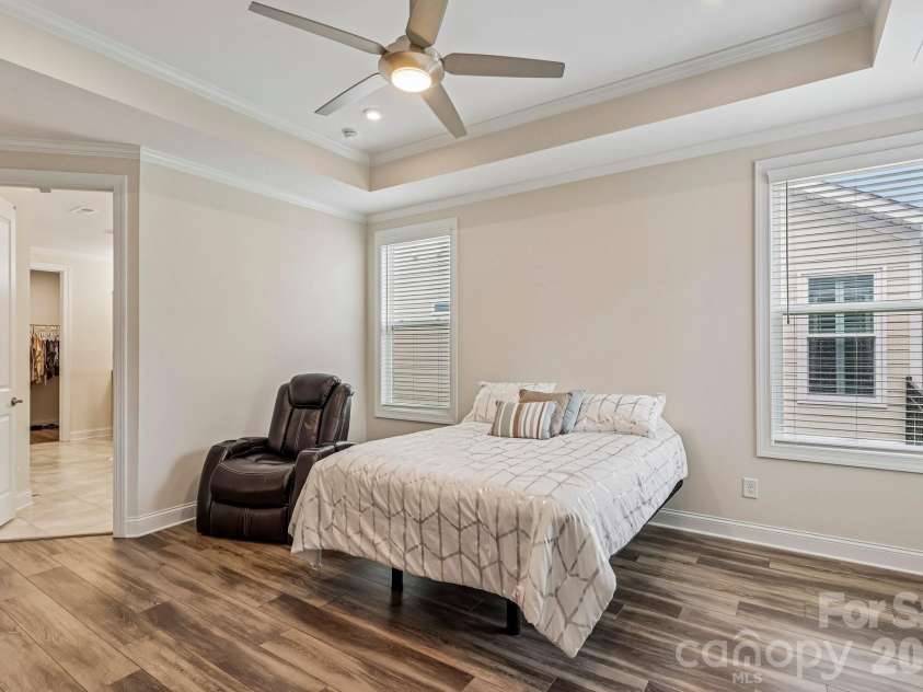 10400 Superb Lane, Charlotte, NC 28215.  MLS# CAR4428108, YatesRealty ID 16470. 
