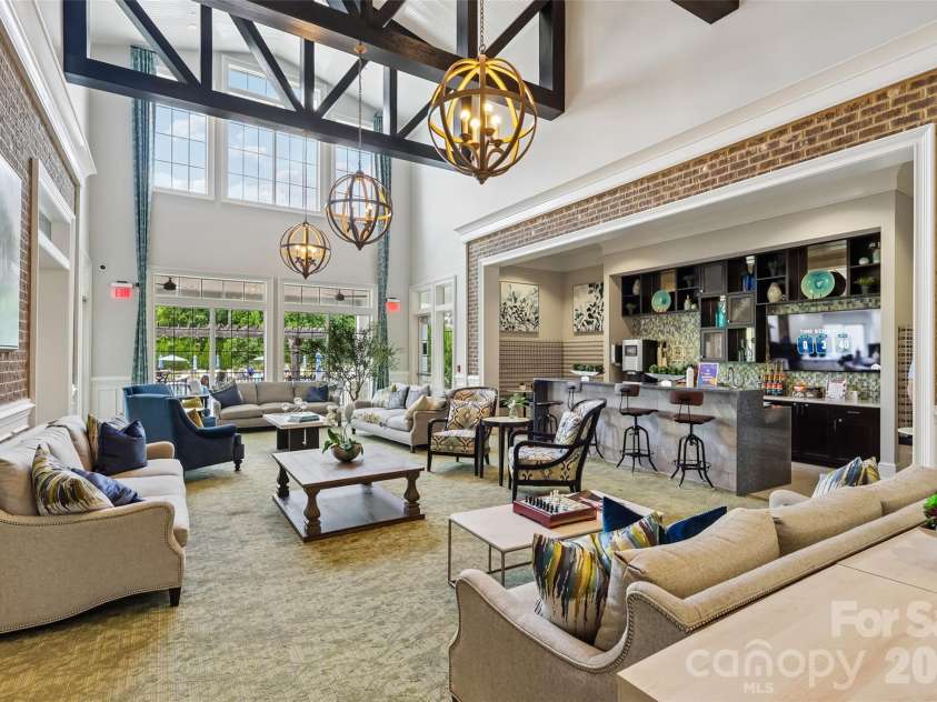 10400 Superb Lane, Charlotte, NC 28215.  MLS# CAR4428108, YatesRealty ID 16470. 