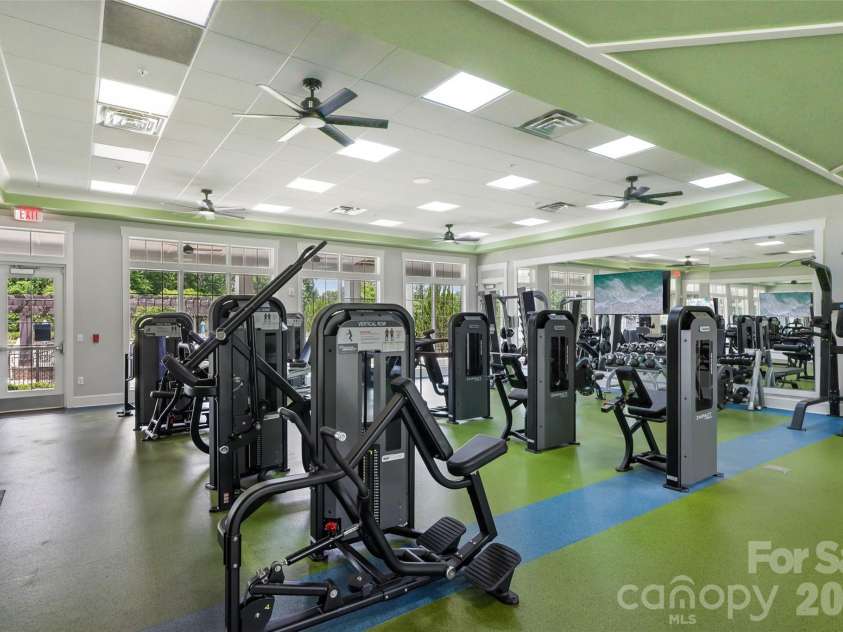 10400 Superb Lane, Charlotte, NC 28215.  MLS# CAR4428108, YatesRealty ID 16470. 