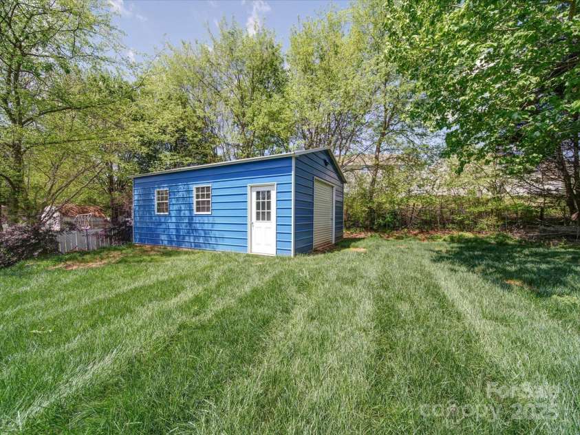 3530 Farm Lake Drive, Concord, NC 28027.  MLS# CAR4246396, YatesRealty ID 16470. View of the 25'X18' Garage / Workshop