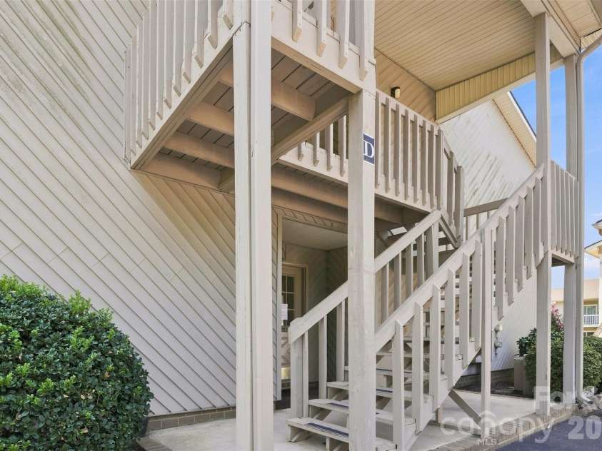 140 Lake Concord Road, Concord, NC 28025.  MLS# CAR4419045, YatesRealty ID 16471. 