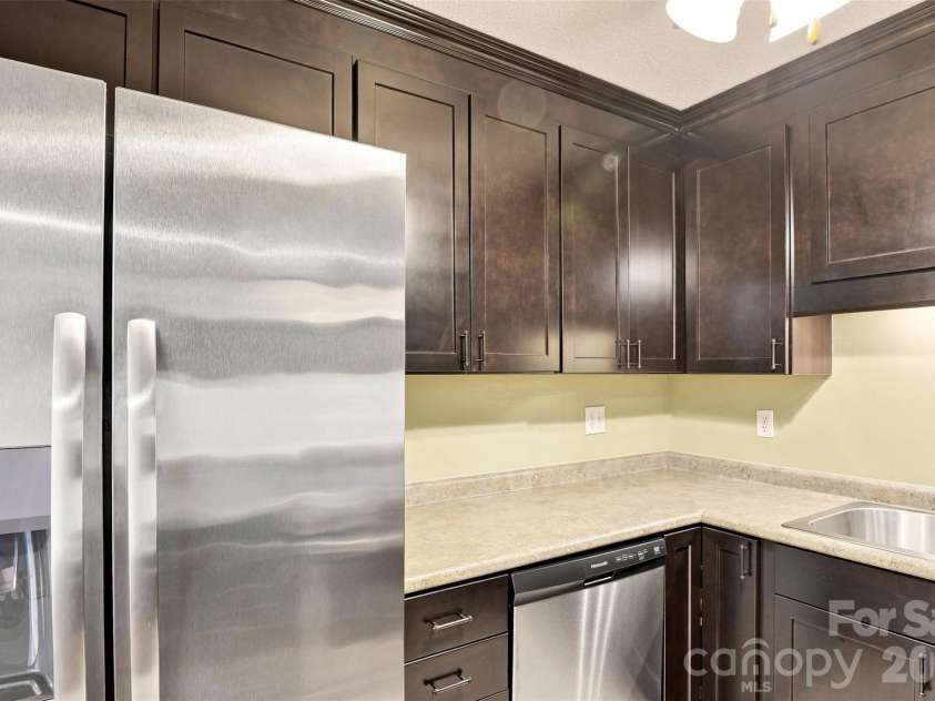 140 Lake Concord Road, Concord, NC 28025.  MLS# CAR4419045, YatesRealty ID 16471. 