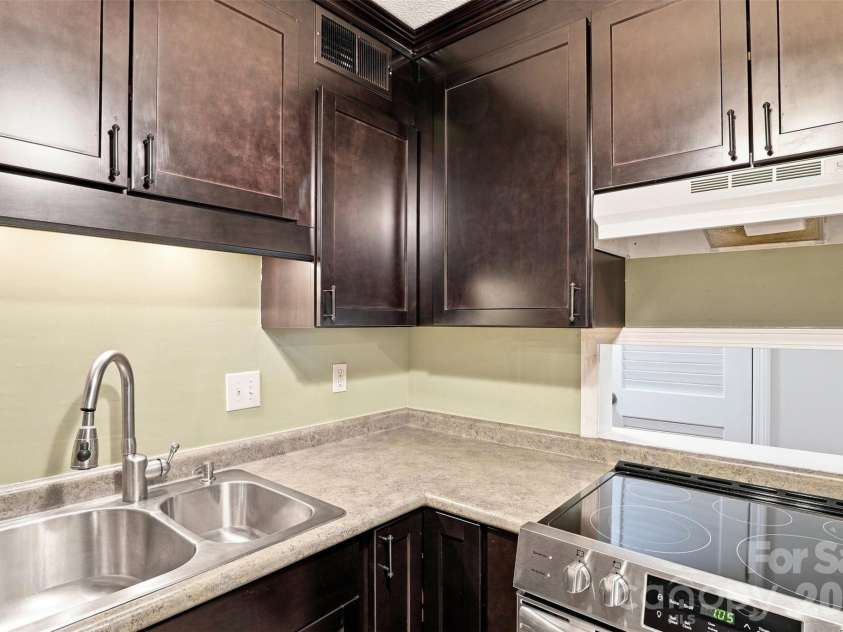 140 Lake Concord Road, Concord, NC 28025.  MLS# CAR4419045, YatesRealty ID 16471. 