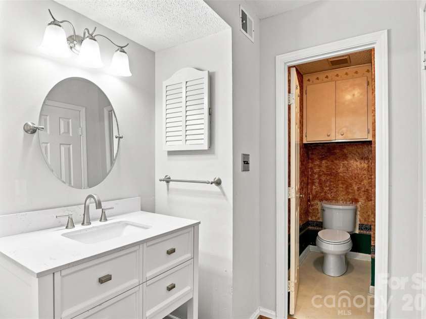 140 Lake Concord Road, Concord, NC 28025.  MLS# CAR4419045, YatesRealty ID 16471. 