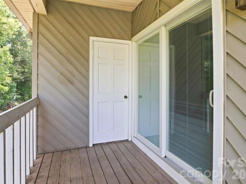 140 Lake Concord Road, Concord, NC 28025.  MLS# CAR4419045, YatesRealty ID 16471. 