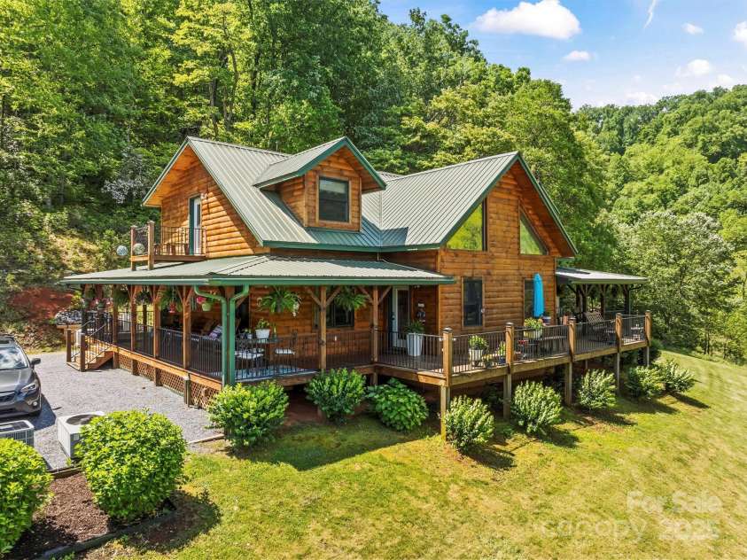 70 Eagles Wings Place, Whittier, NC 28789.  MLS# CAR4262880, YatesRealty ID 16471. 