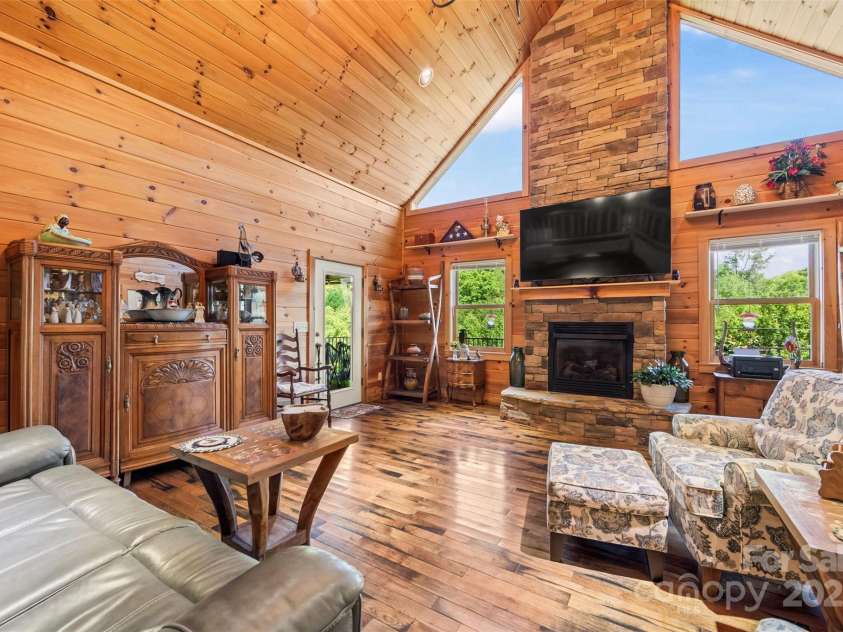 70 Eagles Wings Place, Whittier, NC 28789.  MLS# CAR4262880, YatesRealty ID 16471. 