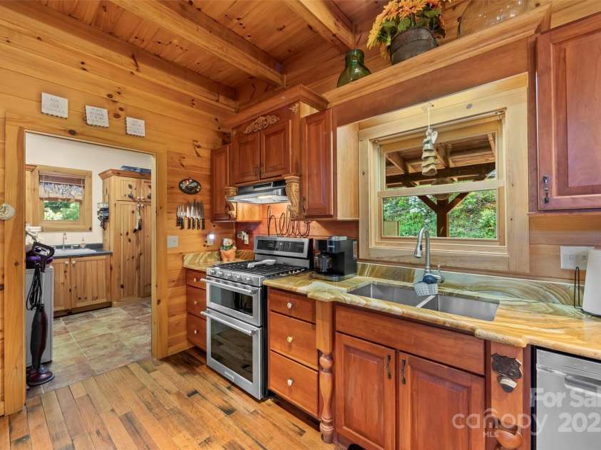 70 Eagles Wings Place, Whittier, NC 28789.  MLS# CAR4262880, YatesRealty ID 16471. 