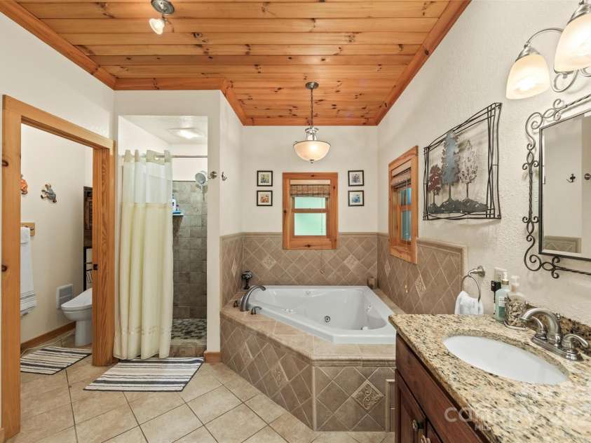 70 Eagles Wings Place, Whittier, NC 28789.  MLS# CAR4262880, YatesRealty ID 16471. 