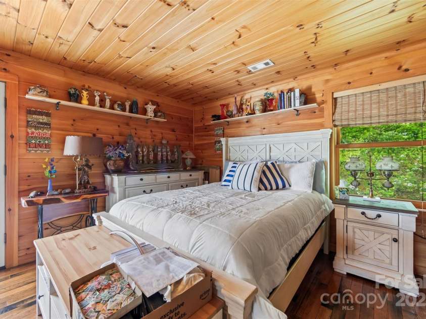 70 Eagles Wings Place, Whittier, NC 28789.  MLS# CAR4262880, YatesRealty ID 16471. 