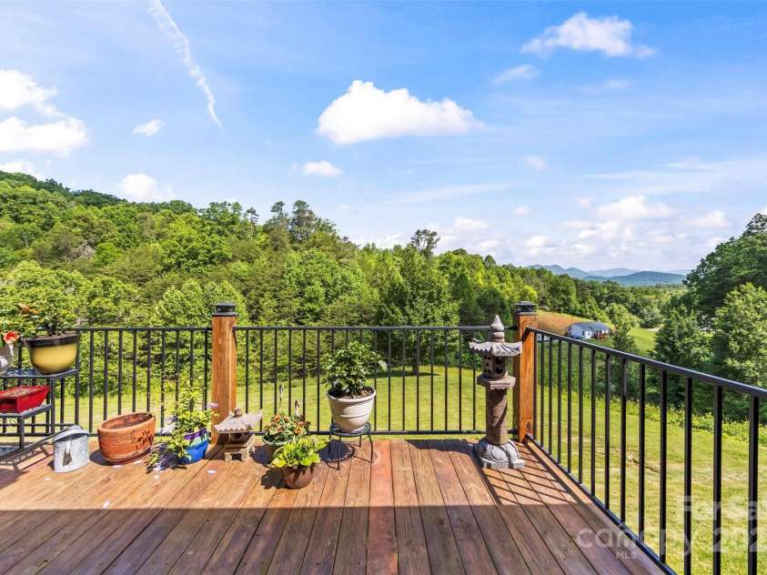 70 Eagles Wings Place, Whittier, NC 28789.  MLS# CAR4262880, YatesRealty ID 16471. 