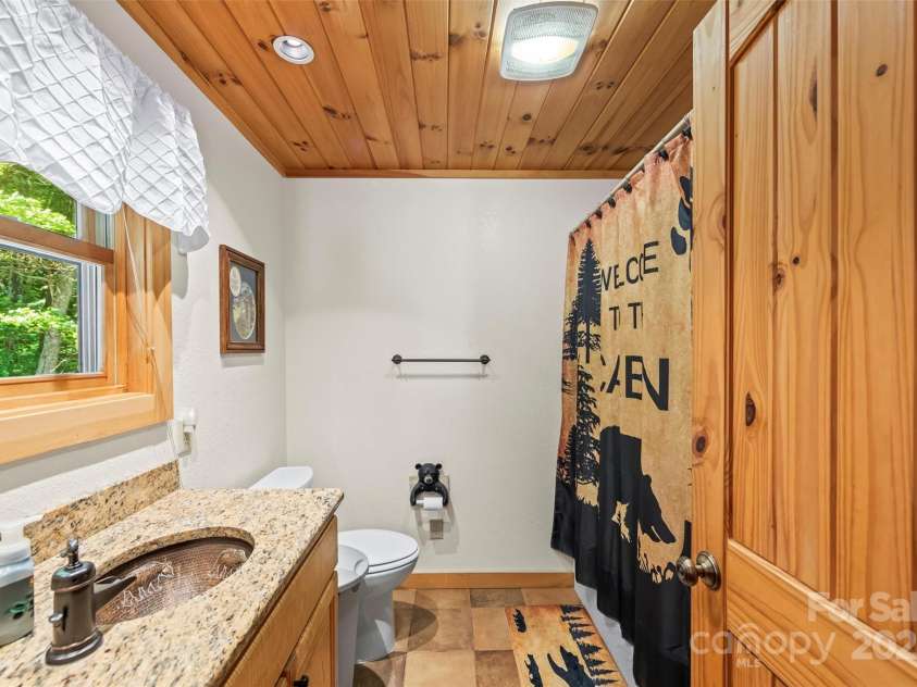 70 Eagles Wings Place, Whittier, NC 28789.  MLS# CAR4262880, YatesRealty ID 16471. 