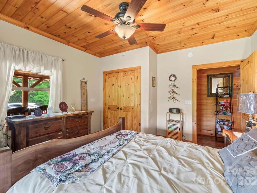 70 Eagles Wings Place, Whittier, NC 28789.  MLS# CAR4262880, YatesRealty ID 16471. 