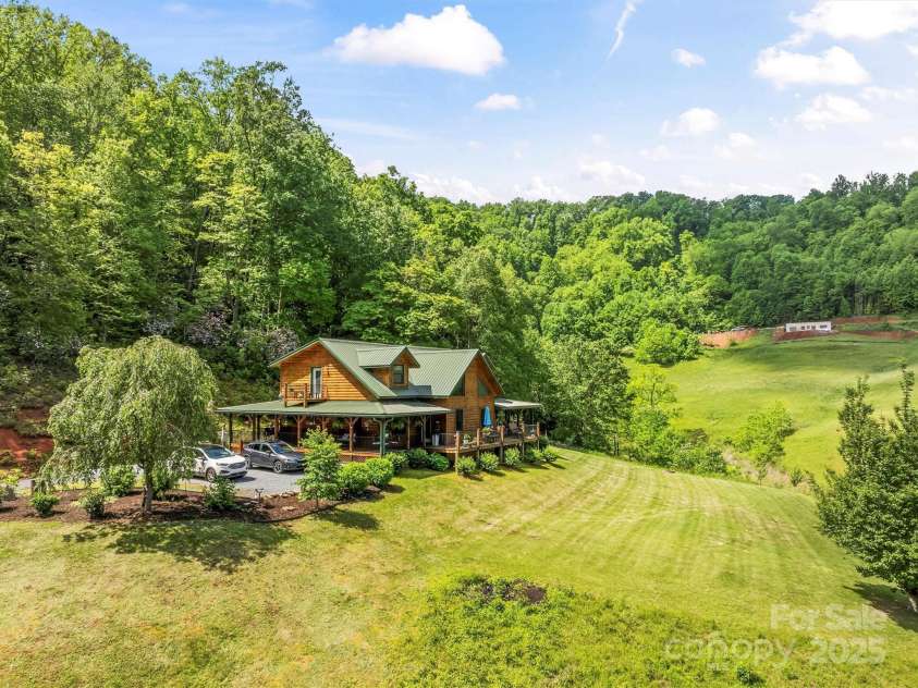 70 Eagles Wings Place, Whittier, NC 28789.  MLS# CAR4262880, YatesRealty ID 16471. 