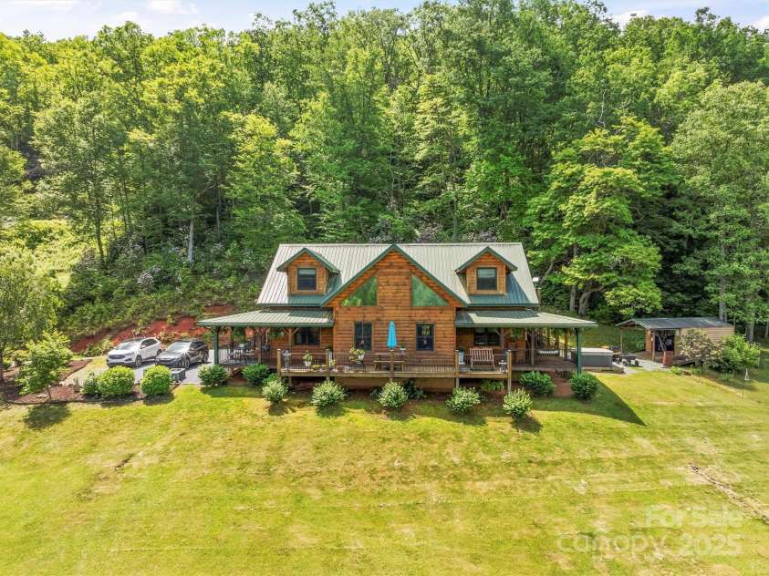 70 Eagles Wings Place, Whittier, NC 28789.  MLS# CAR4262880, YatesRealty ID 16471. 