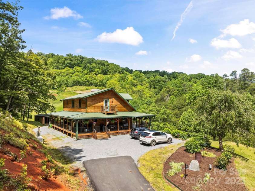 70 Eagles Wings Place, Whittier, NC 28789.  MLS# CAR4262880, YatesRealty ID 16471. 