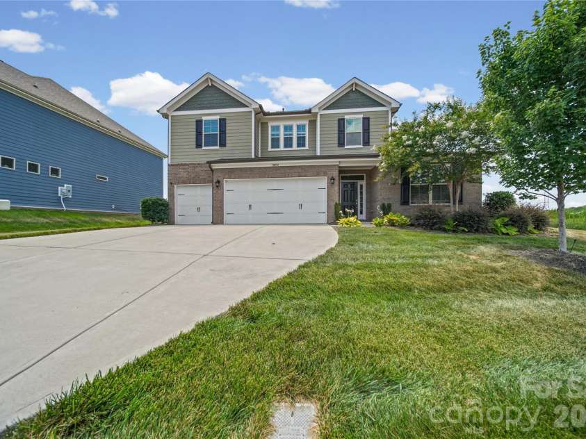 10054 Carousel Corral Drive, Midland, NC 28107.  MLS# CAR4361026, YatesRealty ID 16472. 