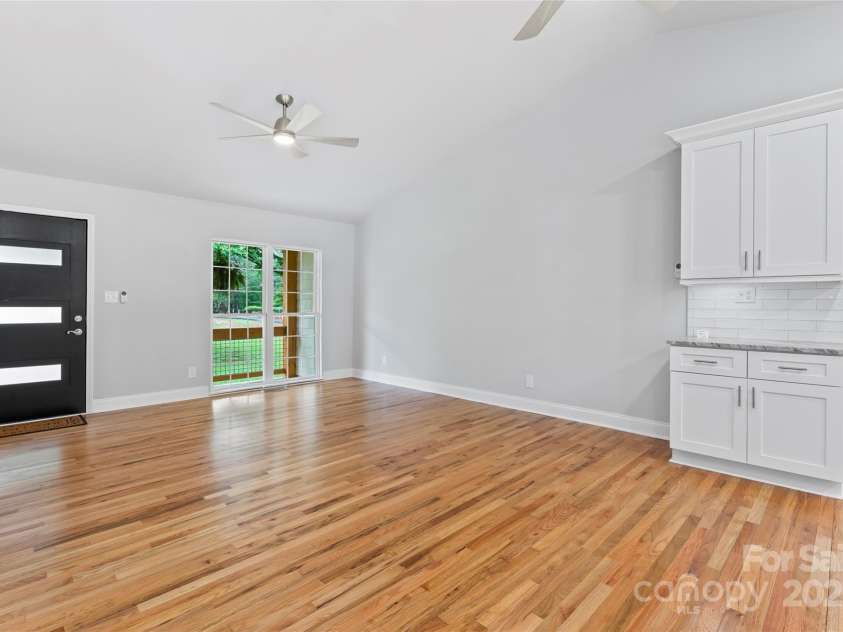 105 Pelican Court, Mooresville, NC 28117.  MLS# CAR4290377, YatesRealty ID 16473. 