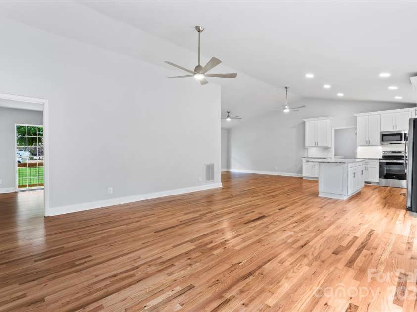105 Pelican Court, Mooresville, NC 28117.  MLS# CAR4290377, YatesRealty ID 16473. 