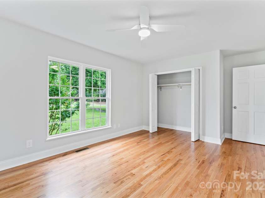 105 Pelican Court, Mooresville, NC 28117.  MLS# CAR4290377, YatesRealty ID 16473. 