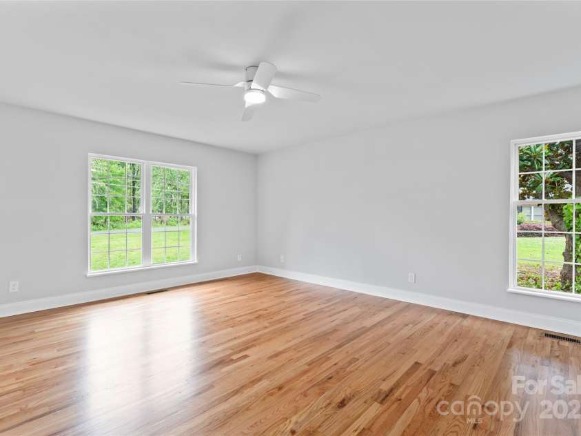 105 Pelican Court, Mooresville, NC 28117.  MLS# CAR4290377, YatesRealty ID 16473. 