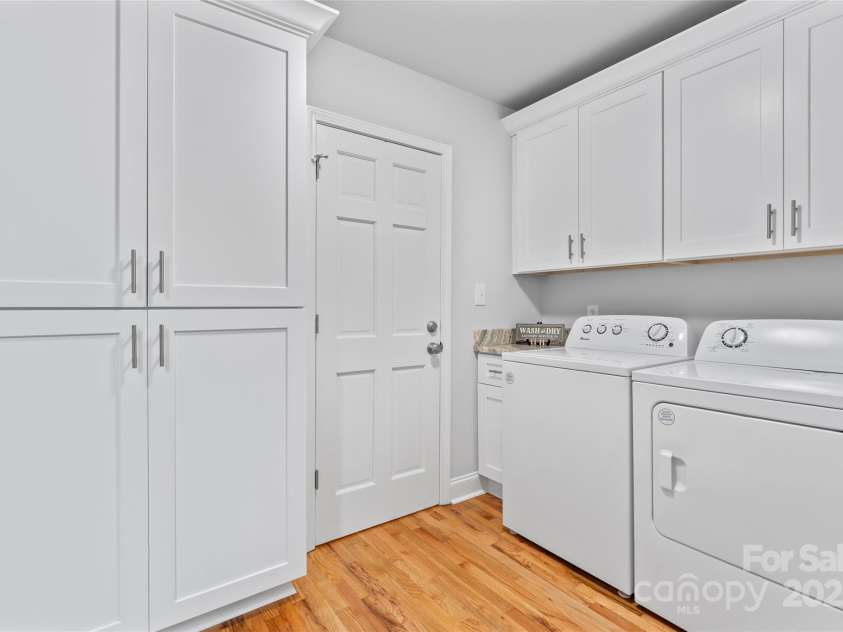 105 Pelican Court, Mooresville, NC 28117.  MLS# CAR4290377, YatesRealty ID 16473. 