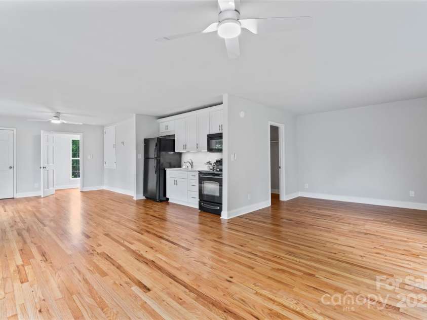 105 Pelican Court, Mooresville, NC 28117.  MLS# CAR4290377, YatesRealty ID 16473. Second Living Quarters