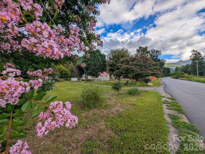 165 Cattail Creek Road, Burnsville, NC 28714.  MLS# CAR4298888, YatesRealty ID 16473. 