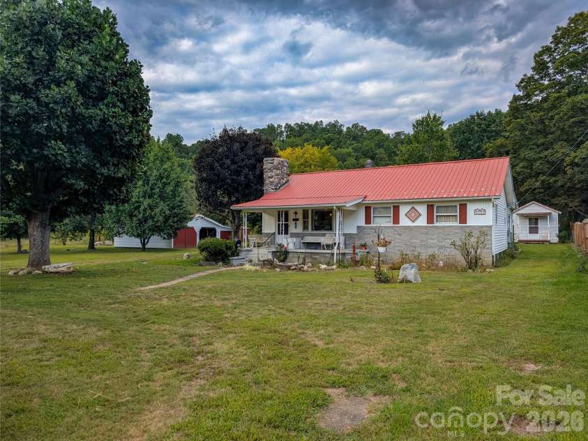 165 Cattail Creek Road, Burnsville, NC 28714.  MLS# CAR4298888, YatesRealty ID 16473. 