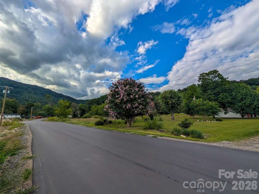 165 Cattail Creek Road, Burnsville, NC 28714.  MLS# CAR4298888, YatesRealty ID 16473. 